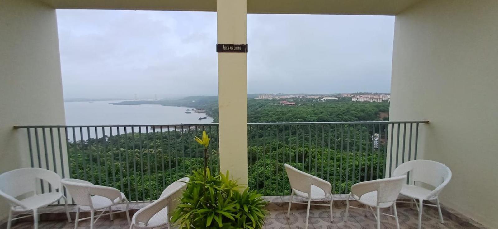 Good Stay 2Bhk Pool Apartment 10 Mins From Dabolim Airport Goa 102 Consua Екстериор снимка